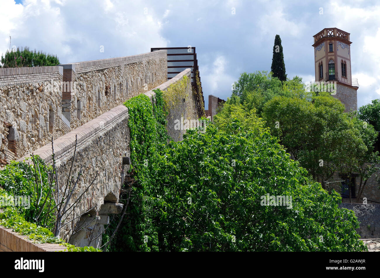 Girona, Spagna, antiche mura e fortificazioni Foto Stock