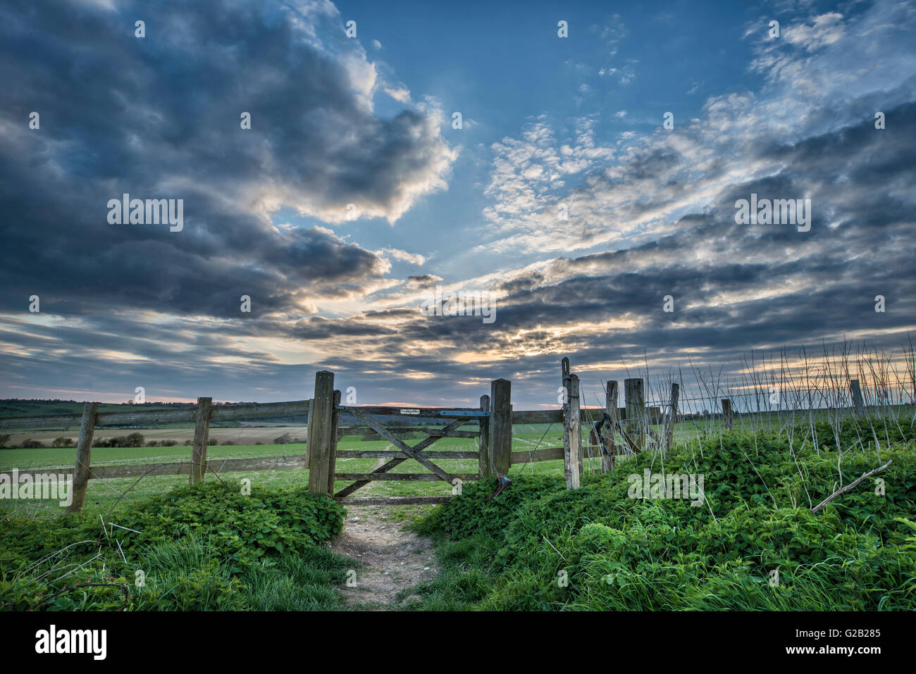 Inglese stupefacente paesaggio di campagna su campi al tramonto Foto Stock