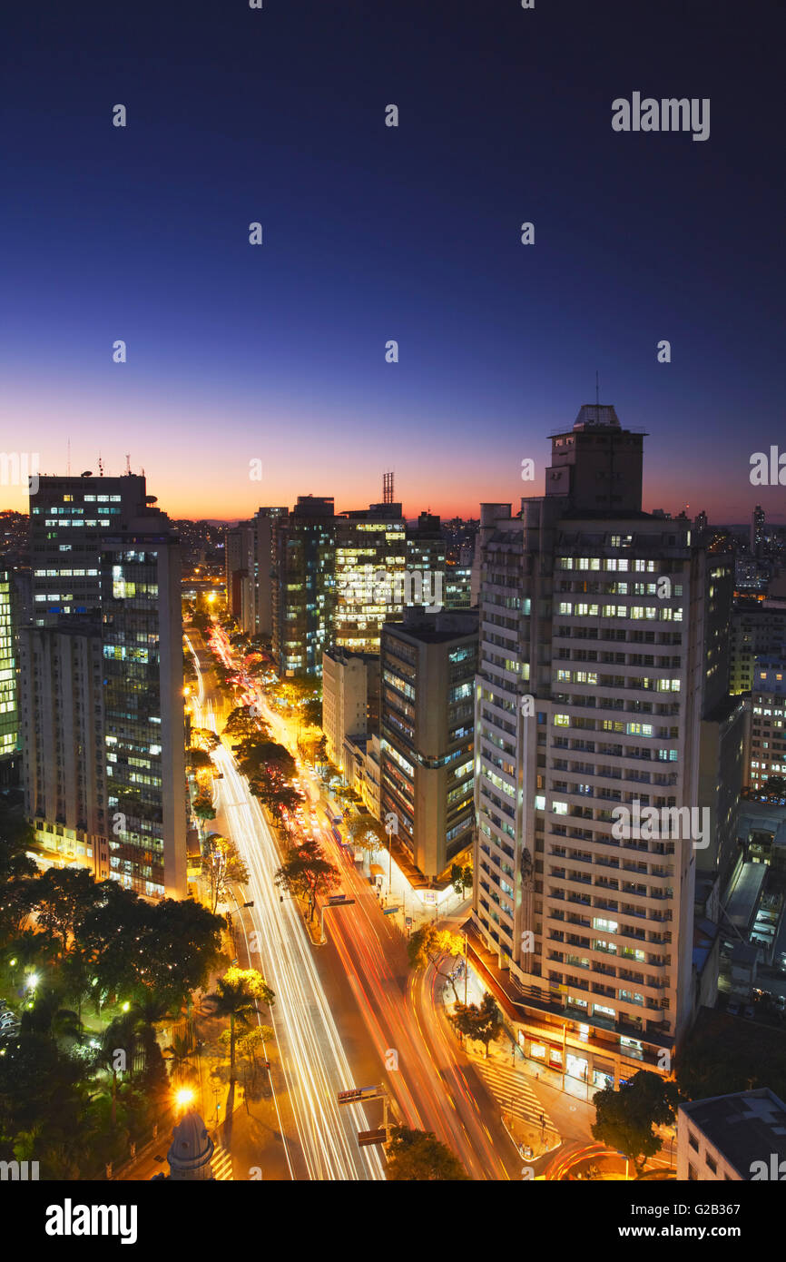 Downtown skyline della citta' al tramonto, Belo Horizonte, Minas Gerais, Brasile Foto Stock