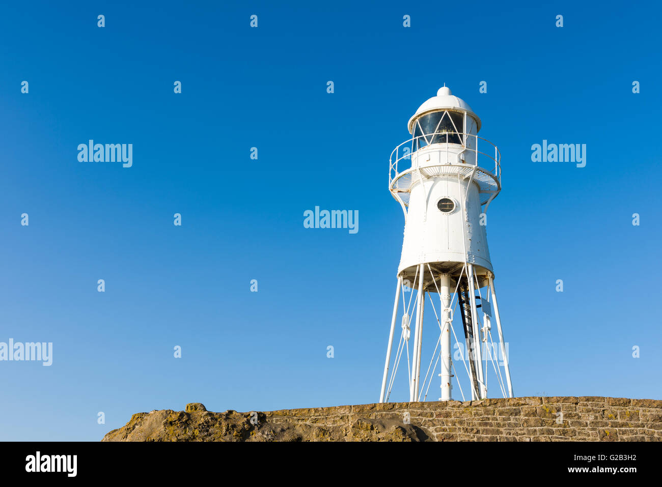 Il faro affacciato Severn Estuary al Black Nore, Portishead, North Somerset, Inghilterra. Foto Stock