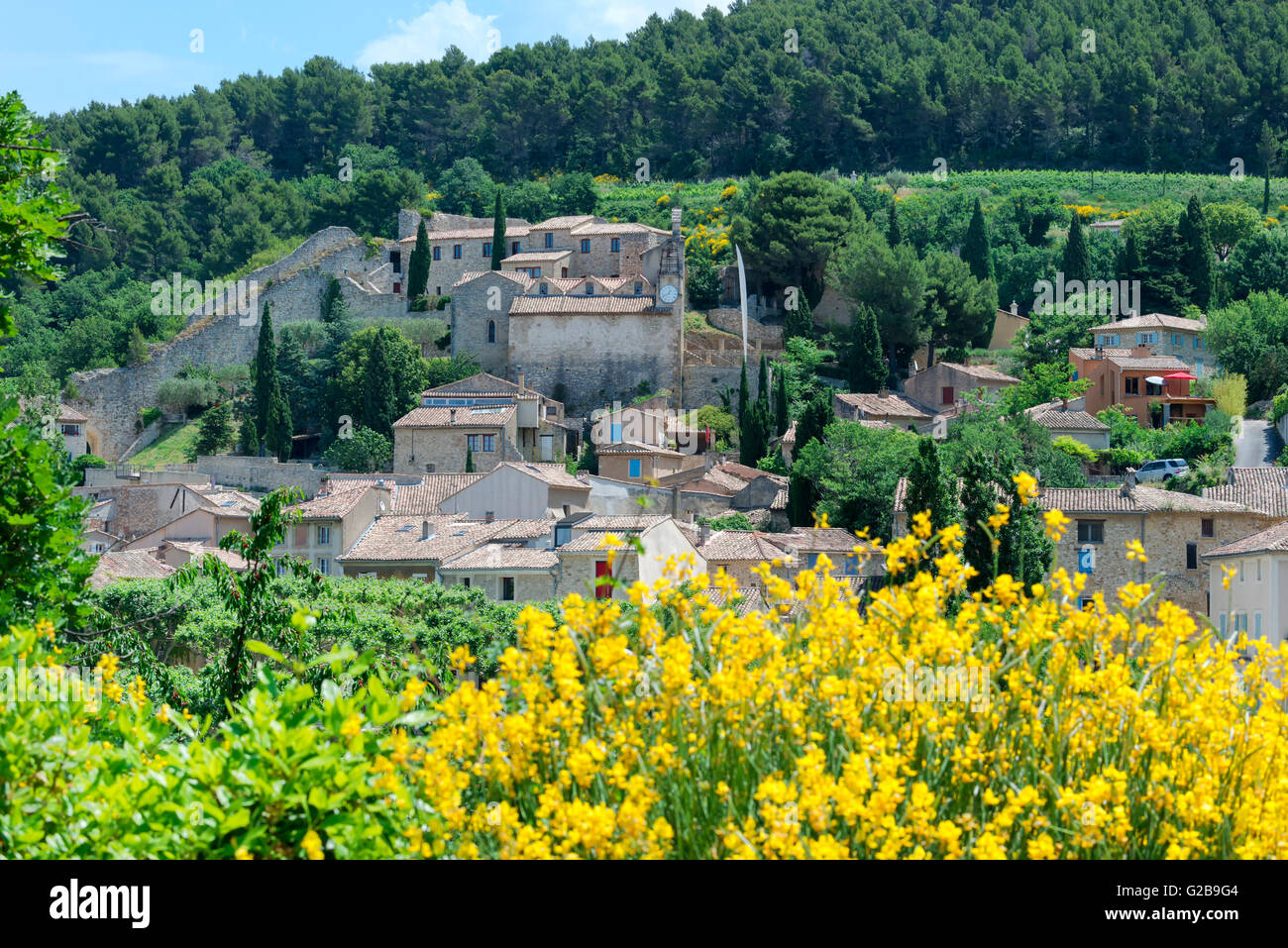 Il villaggio di Gigondas, Vaucluse Provence Alpes Cote d Azur regione, Francia Foto Stock
