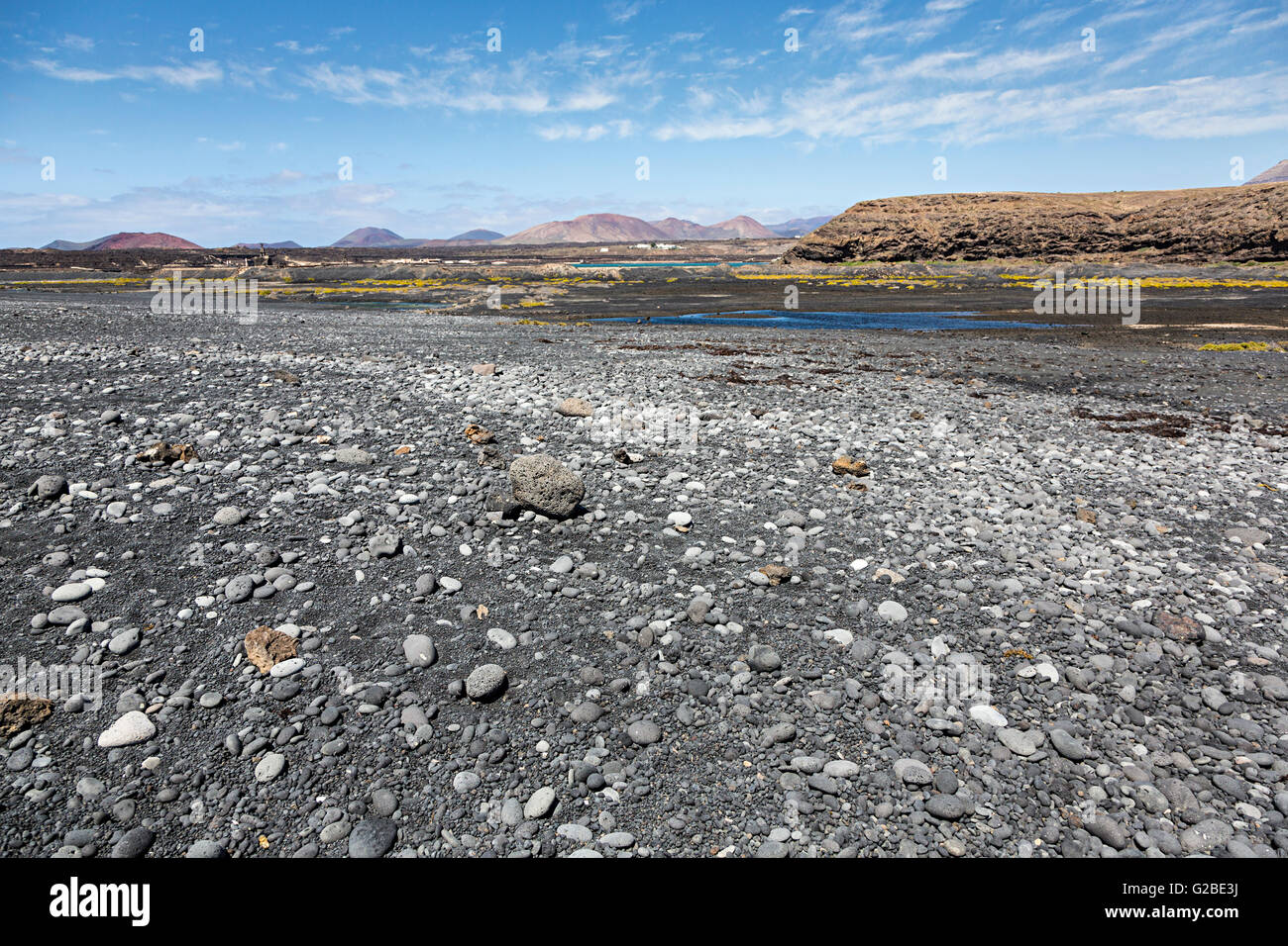 Spiaggia e paesaggio vulcanico, Playa Janubio, Lanzarote, Isole Canarie, Spagna Foto Stock