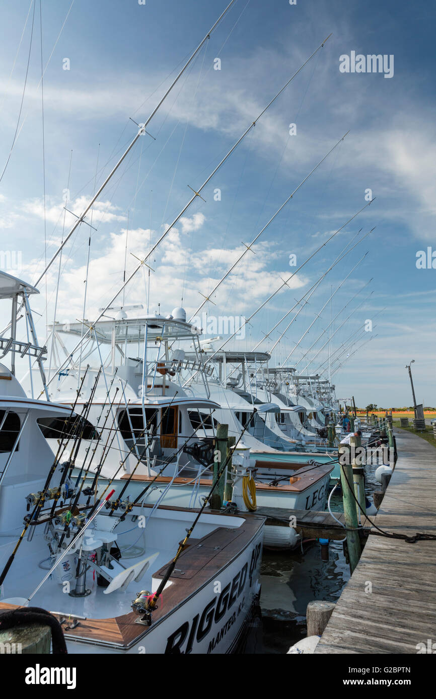Deep-mare pesca sportiva barche a noleggio ancorato in Oregon Marina di ingresso, Hatteras Island, Outer Banks, North Carolina, STATI UNITI D'AMERICA Foto Stock