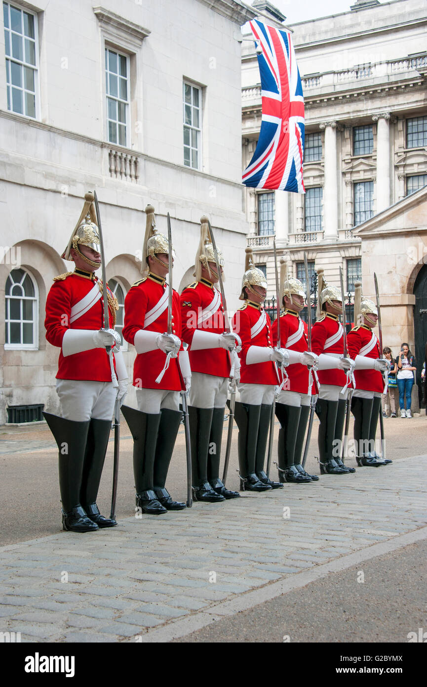 La Sfilata delle Guardie a Cavallo, il cambio della guardia, Southwark, Londra, regione di Londra, England, Regno Unito Foto Stock