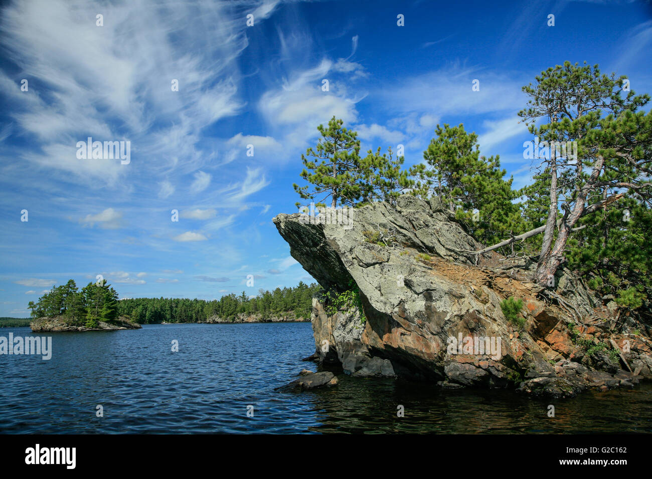 Robusto rock Island sul Lago Namakan, Parco nazionale Voyageurs Foto Stock