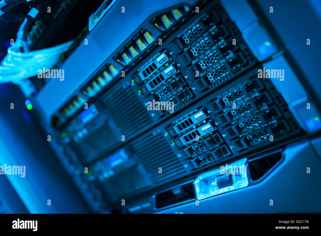 I server di rete in sala dati camera interna . Foto Stock