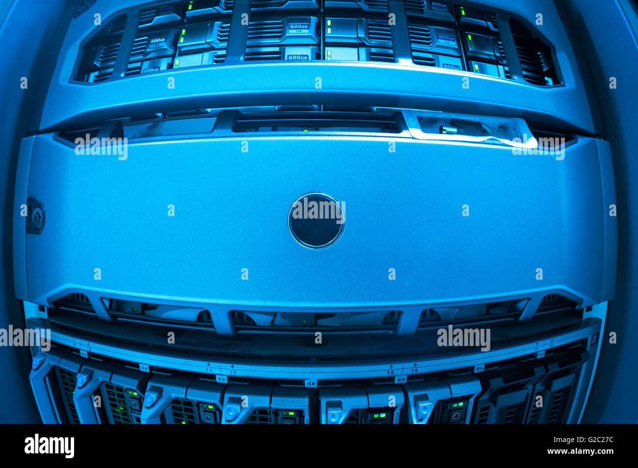 I server di rete in sala dati camera interna . Foto Stock