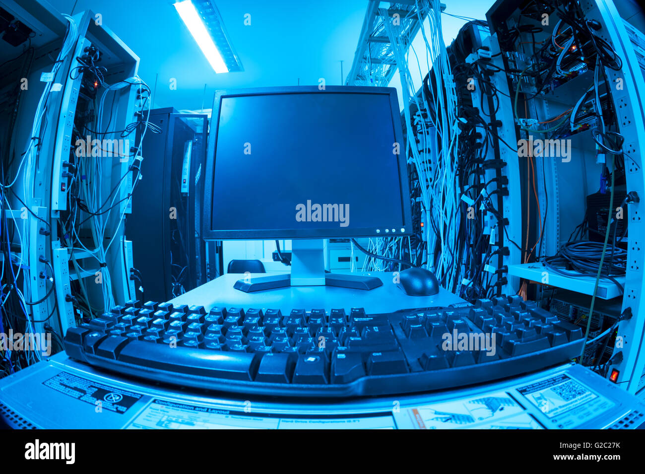 I server di rete in sala dati camera interna . Foto Stock