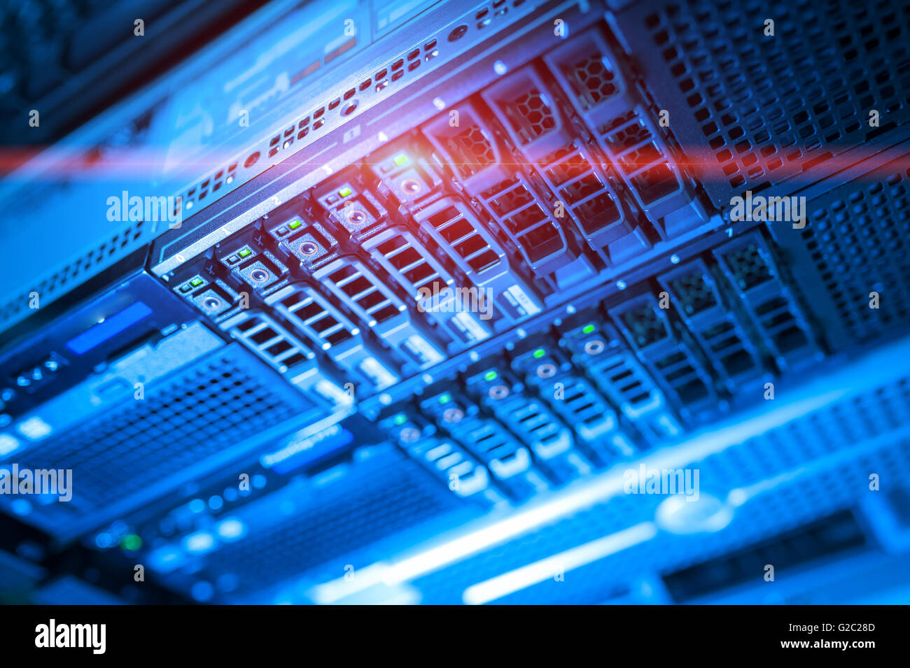 I server di rete in sala dati camera interna . Foto Stock