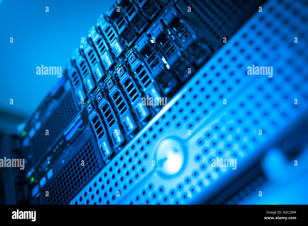 I server di rete in sala dati camera interna . Foto Stock
