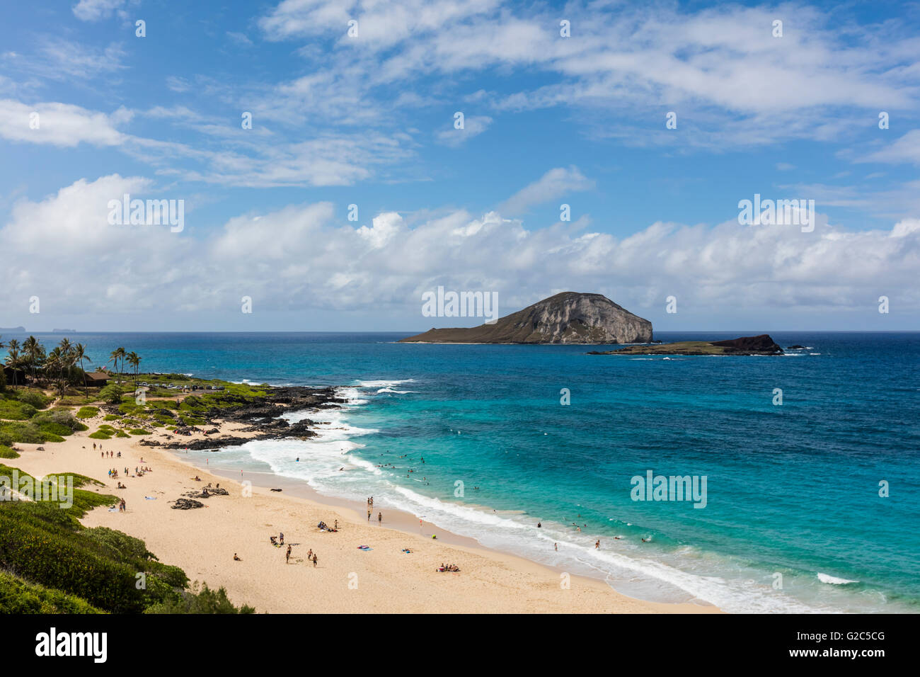 Una panoramica di Makapu'u beach park dal percorso panoramico su strada. Foto Stock