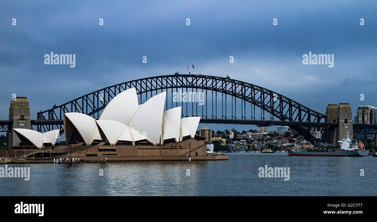 Sydney Harbour Bridge e Opera House Foto Stock