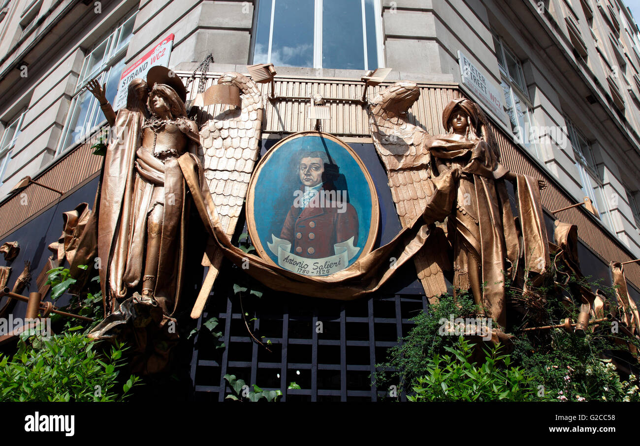 Salieri restaurant sign sullo Strand, Londra Foto Stock