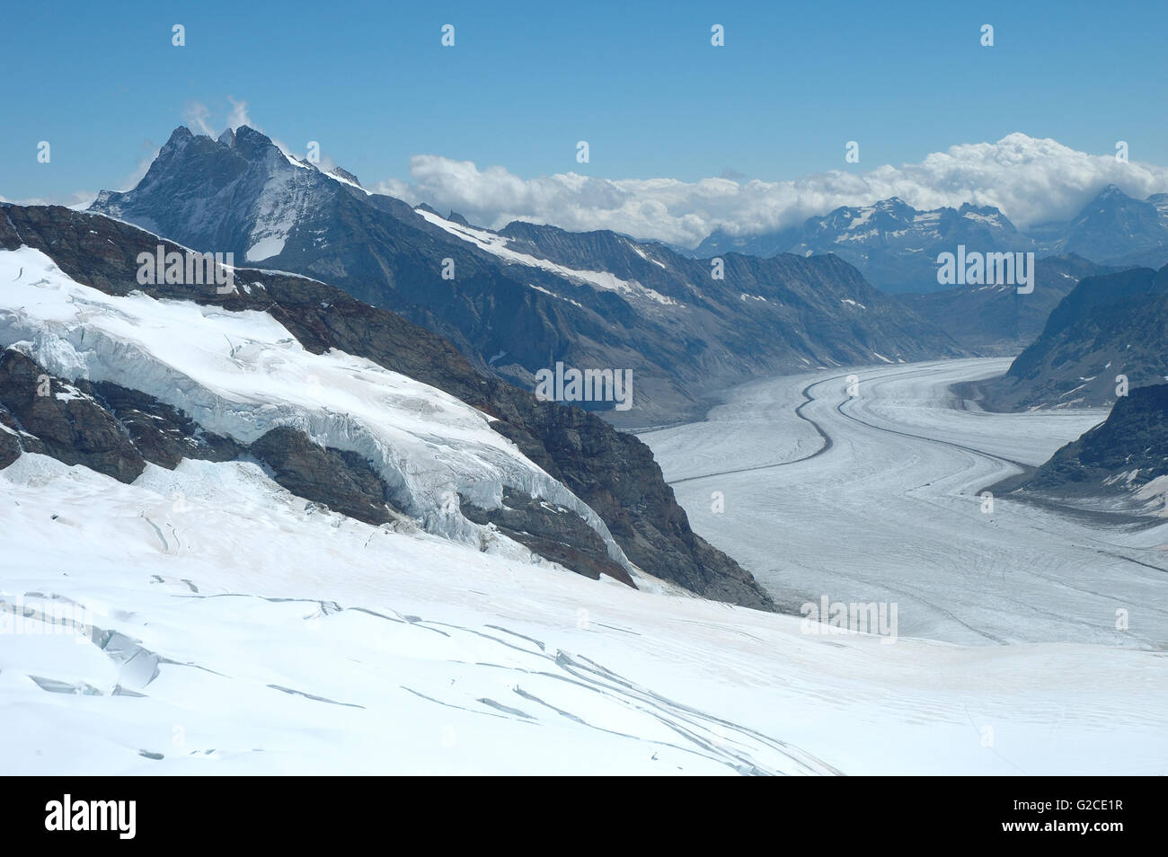 Vista dal Jungfraujoch passano sul ghiacciaio e Jungfraufirn Aletschgletscher nelle Alpi in Svizzera Foto Stock