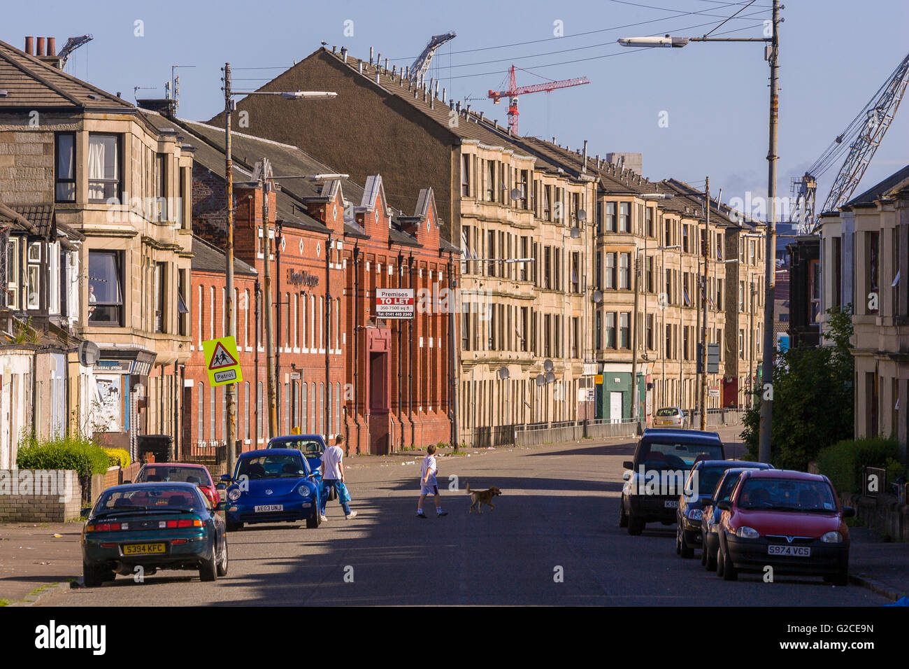 GLASGOW, SCOZIA - Scene di strada ed edifici in Govan. Foto Stock