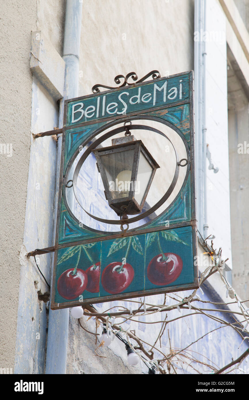 Le campane de Mai Shop segno; Lourmarin; Provenza, Francia Foto Stock