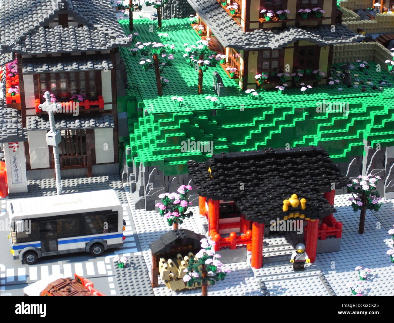Modello di Lego giappone temple house street scene bus divertente
