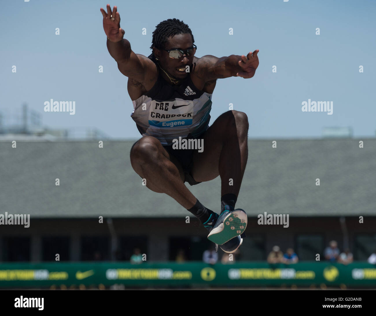 Eugene, Stati Uniti d'America. 28 Maggio, 2016. Omar Craddock degli Stati Uniti compete durante gli Uomini Salto triplo Finale al 2016 IAAF Diamond League in Eugene, Stati Uniti, il 28 maggio 2016. Omar Craddock ha colto il terzo posto con 17,15 metri. © Yang Lei/Xinhua/Alamy Live News Foto Stock