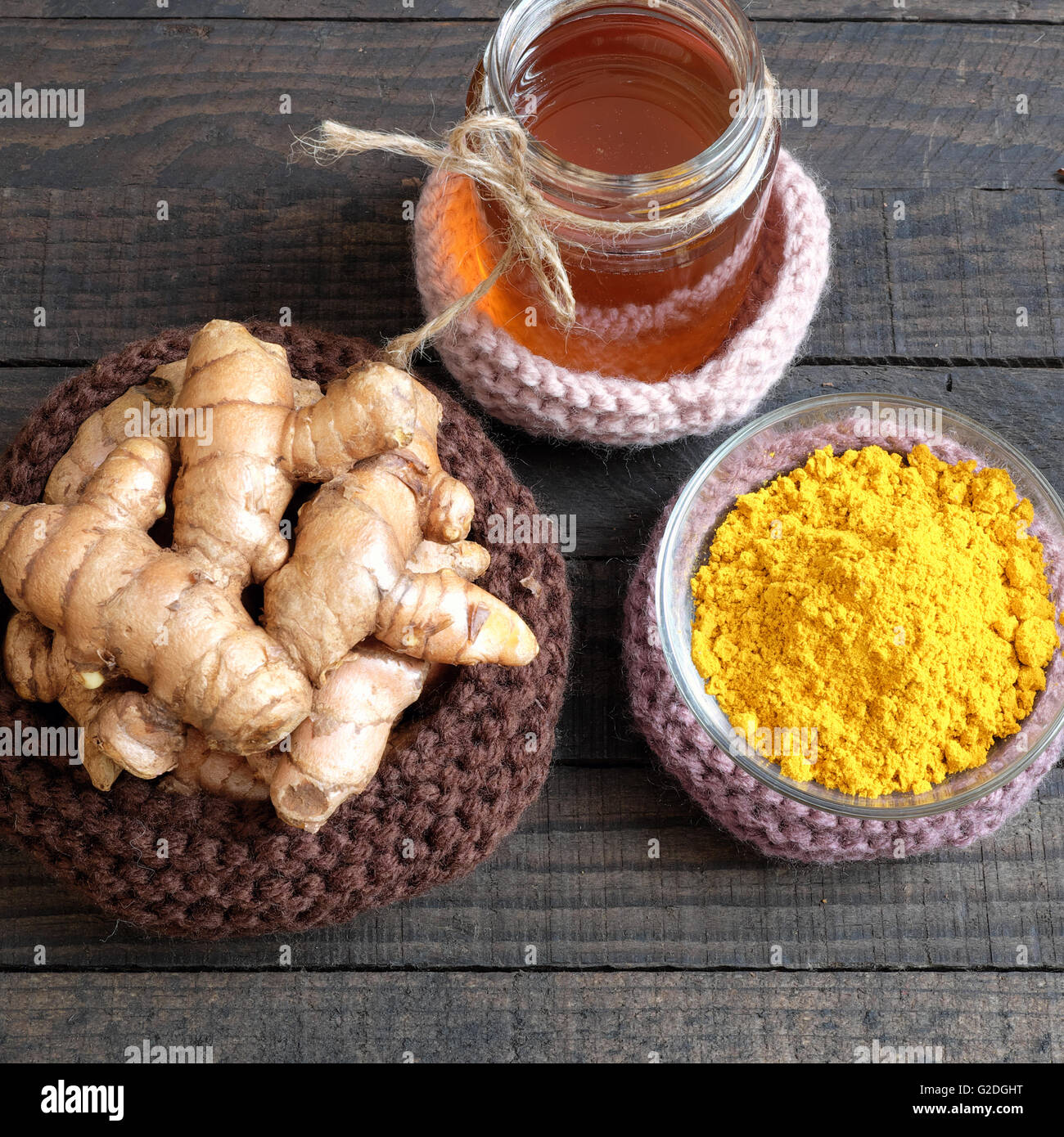 La curcuma in polvere con Ape Miele, del prodotto di agricoltura, Nutrizione, cibo sano, cosmetici naturali, cura di bellezza,trattare mal di stomaco Foto Stock