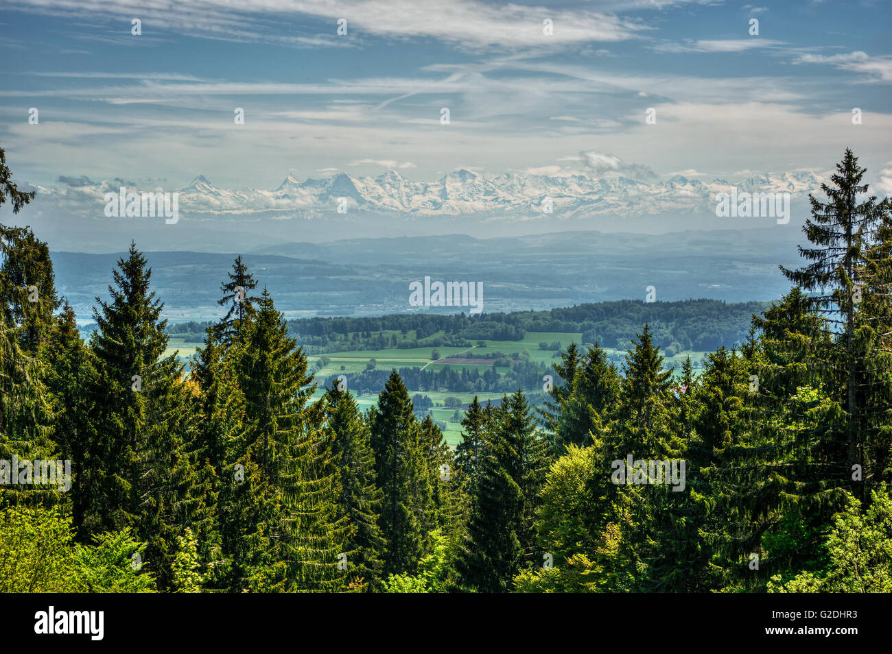 Maggio 2016, scenario dalla montagna Chasseral in Svizzera tra cui le Alpi svizzere, HDR-tecnica Foto Stock