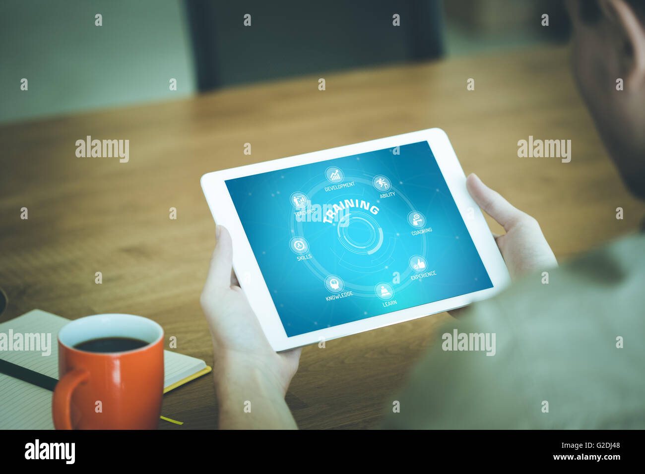Grafico di formazione con le parole chiave e le icone sulla schermata di Tablet Foto Stock