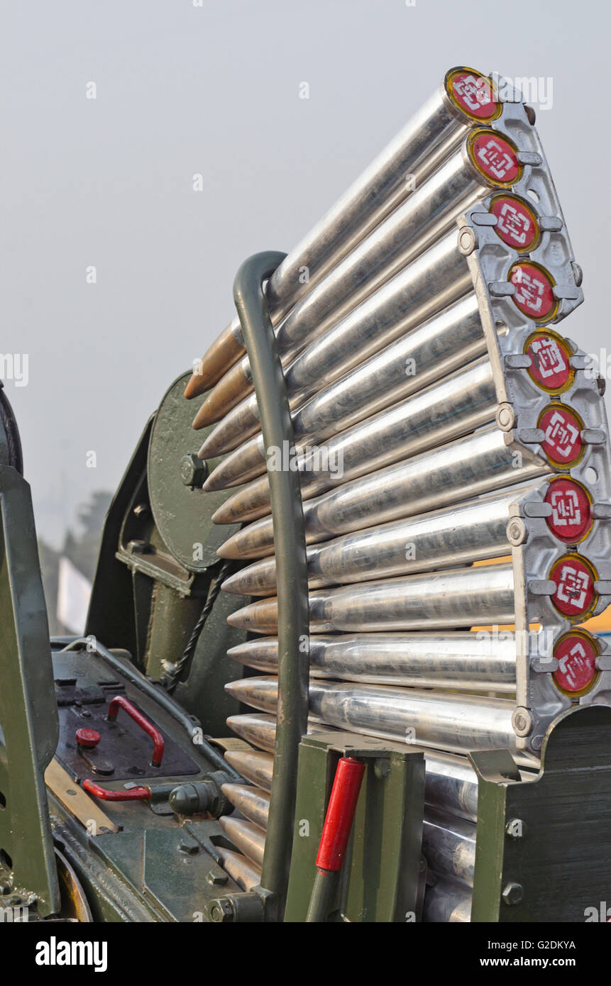 Riviste di 40 mm munizioni del Bofors L70 Pistola di difesa contraerea, esercito indiano Foto Stock