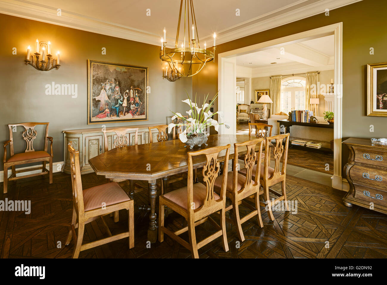 Residenziale formale, Sala da pranzo con mobili tradizionali Foto Stock