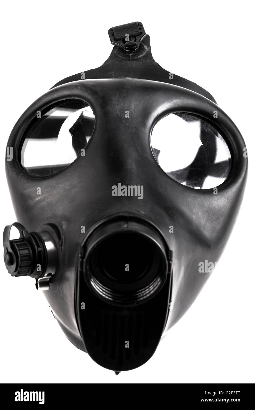 Nero maschera a gas close-up isolati su sfondo bianco Foto Stock