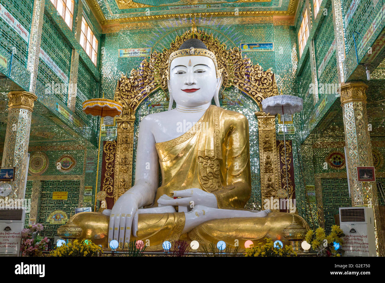 Ornano la statua nel tempio, pagode, vecchio tempio di architettura, Myanmar, Birmania, Asia del Sud, Asia Foto Stock