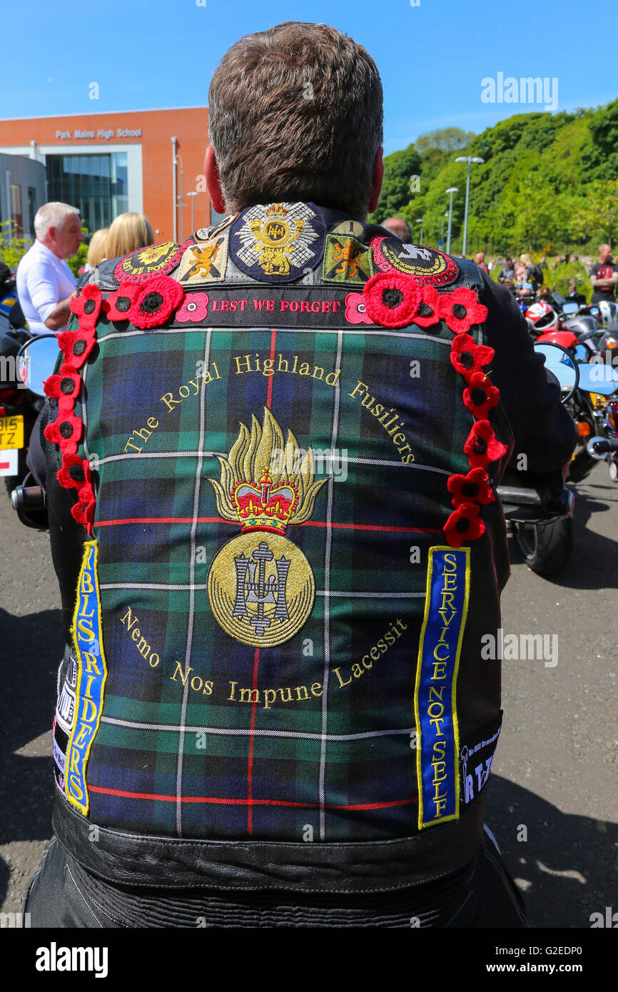 Glasgow, Regno Unito. 29 Maggio, 2016. Motociclisti di tutta la Scozia ha incontrato a Erskine vicino a Glasgow per una moto rally a sostegno di Erskine ospedale per veterani militari. È stato stimato che più di mille moto ha preso parte alla parata intorno a Erskine prima di finire nella motivazione di Erskine ospedale per un pomeriggio in Estate fete. Credito: Findlay/Alamy Live News Foto Stock