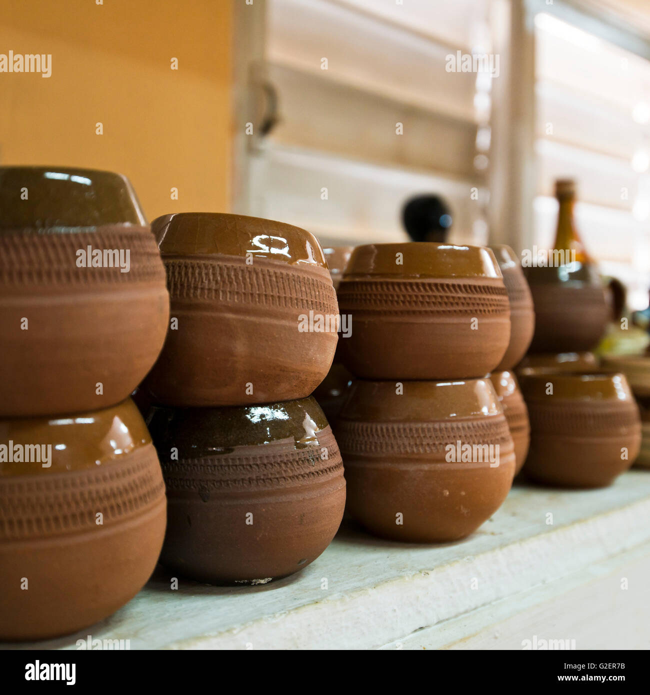 Terracotta cups immagini e fotografie stock ad alta risoluzione - Alamy