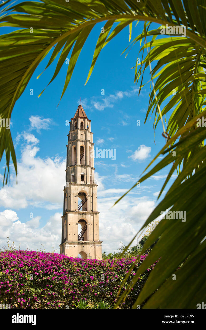 Vista verticale della Manaca Iznaga campanile in Valle de los Ingenios, Cuba. Foto Stock