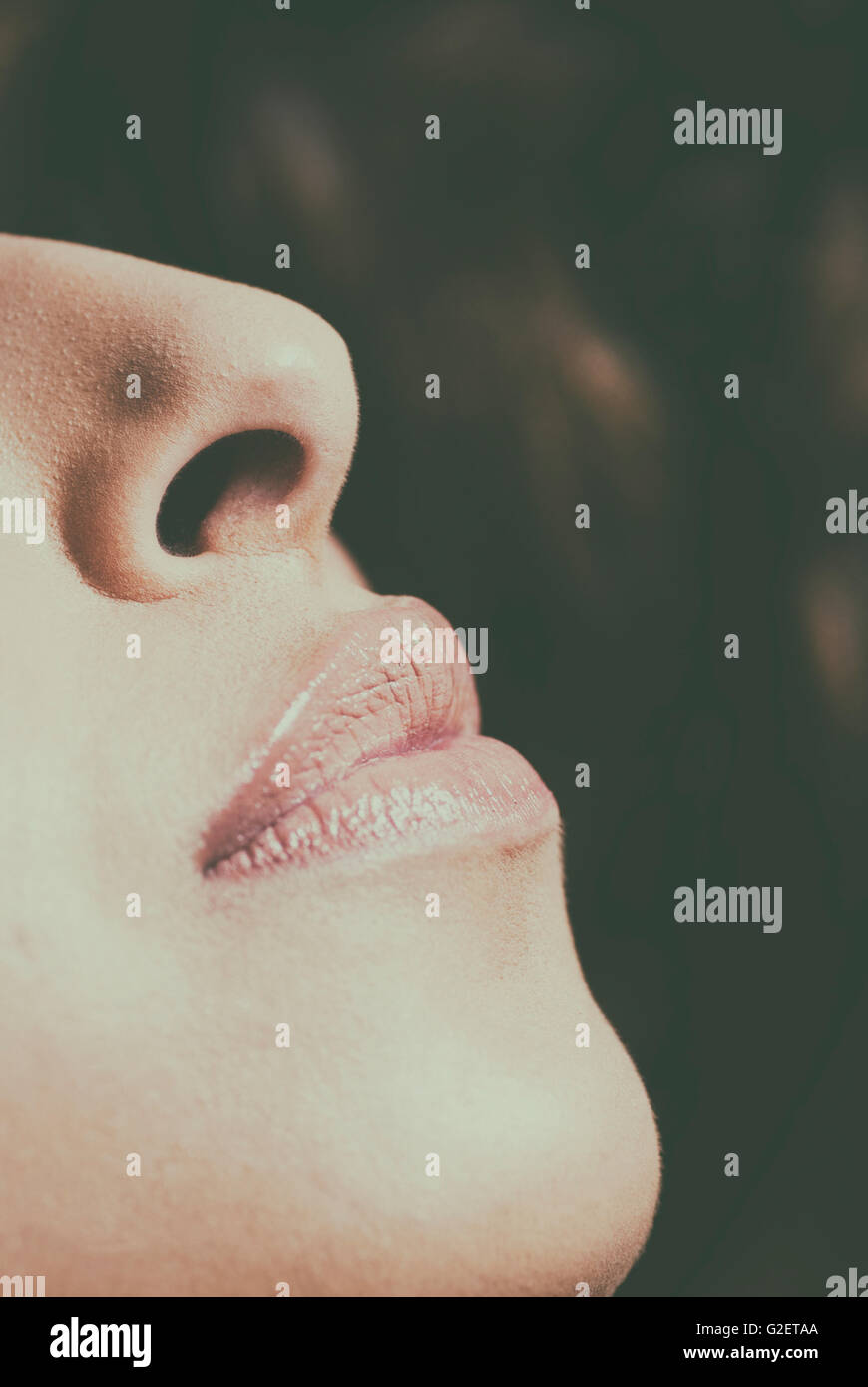 In prossimità di una donna di labbra e naso Foto Stock