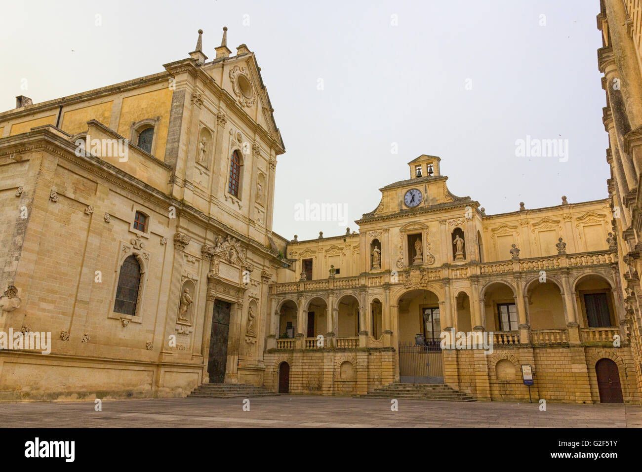 Piazza Duomo di Lecce, la cattedrale e il palazzo episcopale Foto Stock