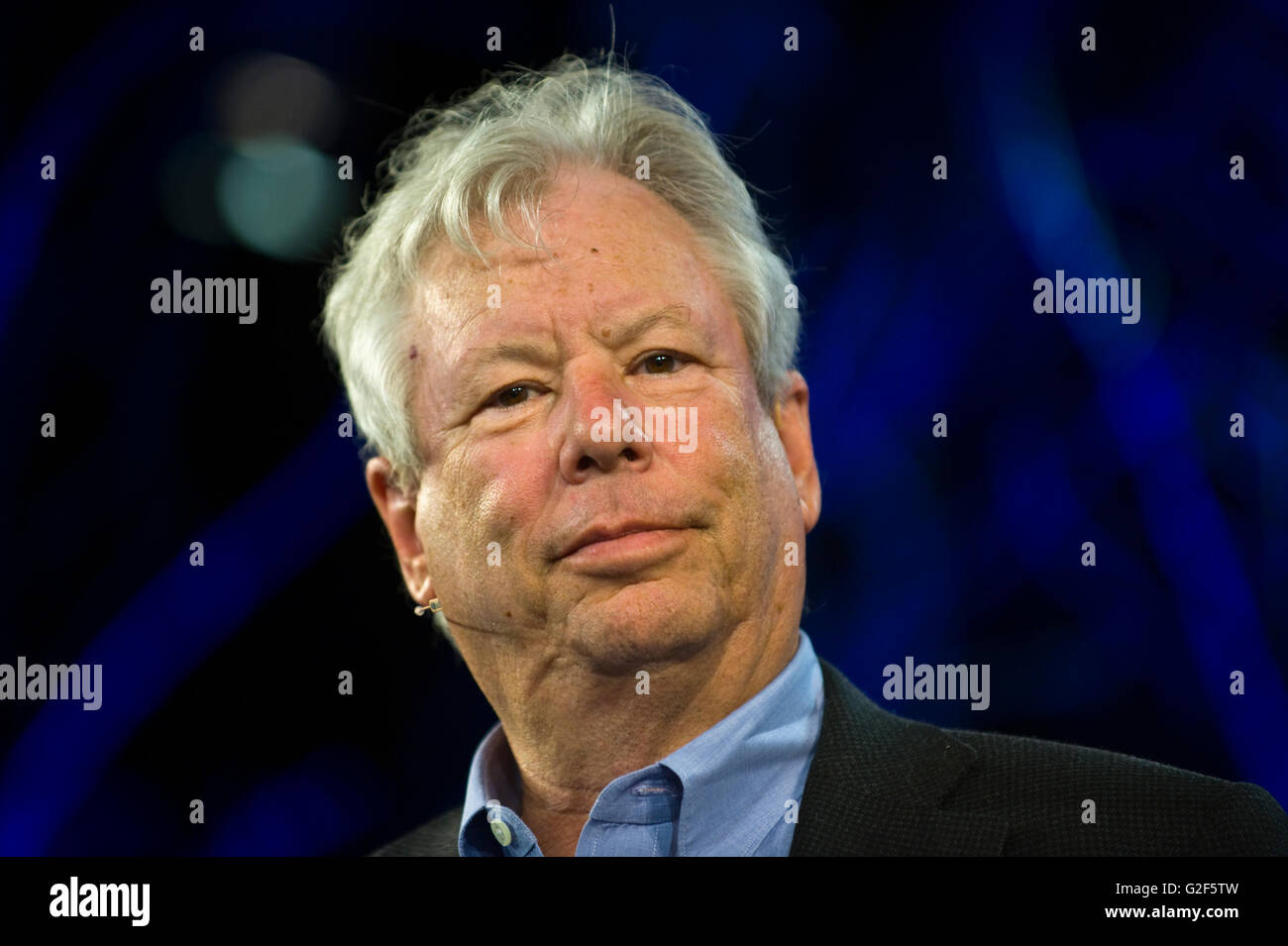 Richard Thaler professore di scienze comportamentali e di economia di parlare sul palco a Hay Festival 2016 Foto Stock