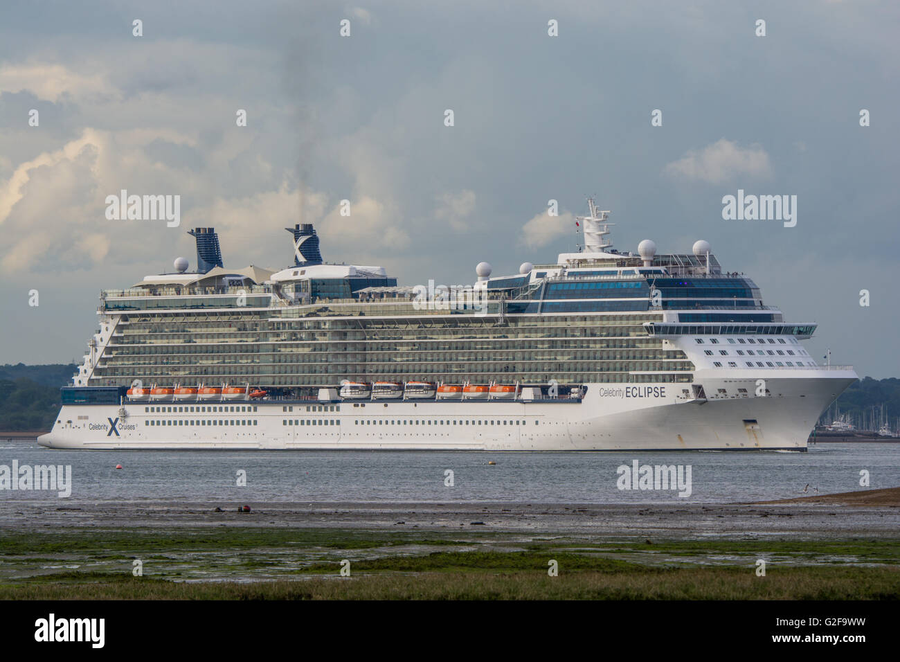 La nave da crociera Celebrity Eclipse uscire Southampton, Regno Unito il 22 maggio 2016. Foto Stock