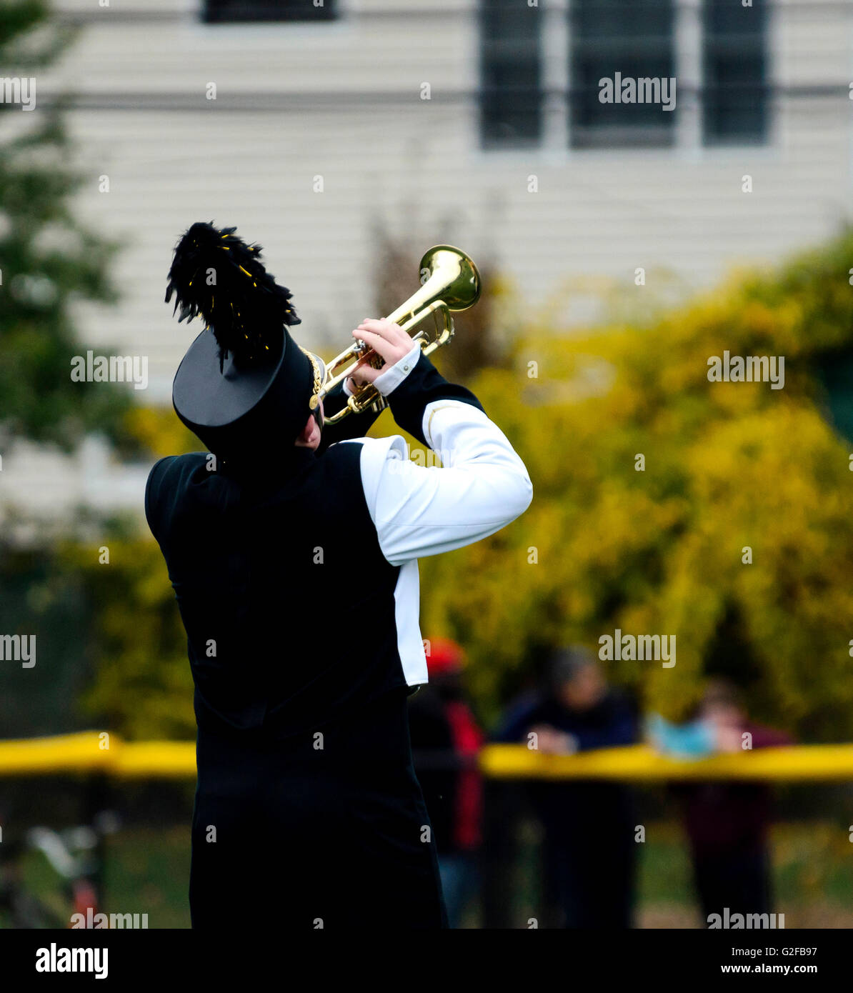 Membro della band suonare la tromba Foto Stock