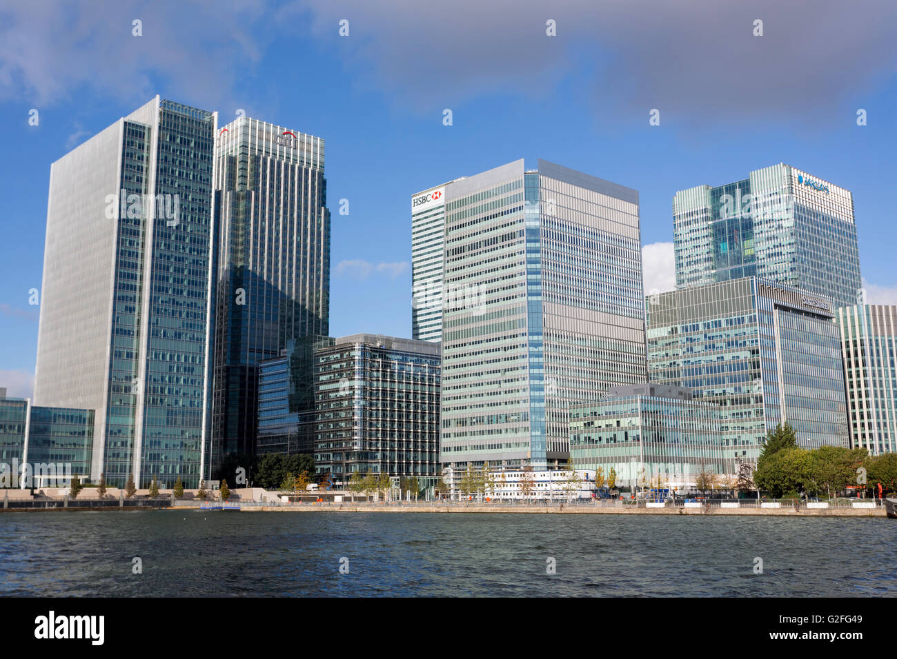 Skyline di Canary Wharf con il landmark corporate edifici per uffici Foto Stock