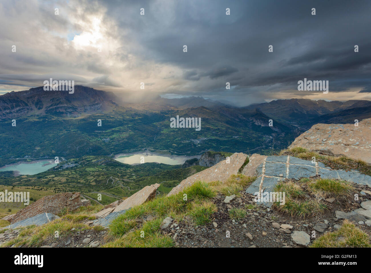 Showery mattina nei Pirenei spagnoli vicino a Panticosa. Foto Stock