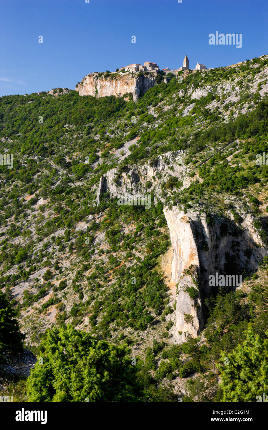 Lubenice città sulla collina, isola di Cres Foto Stock