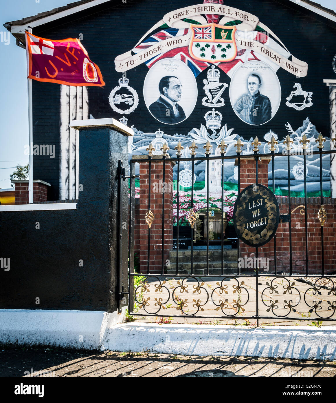 UVF murale commemorativo in Sydenham station wagon, East Belfast. Foto Stock