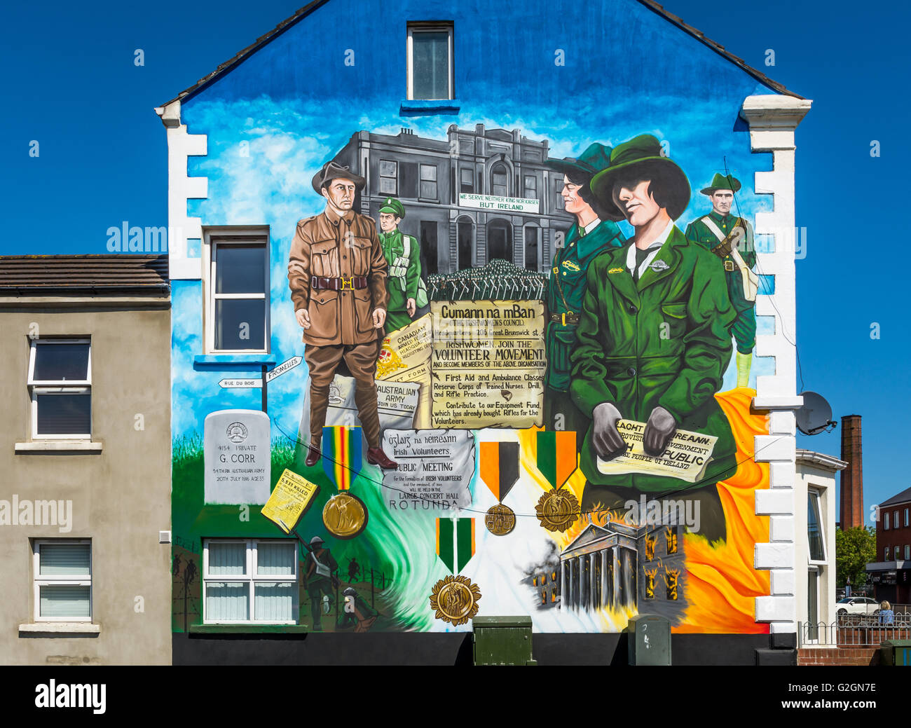 Pasqua Rising 1916 centenario murale su Belfast abbassare Ormeau Road. Foto Stock