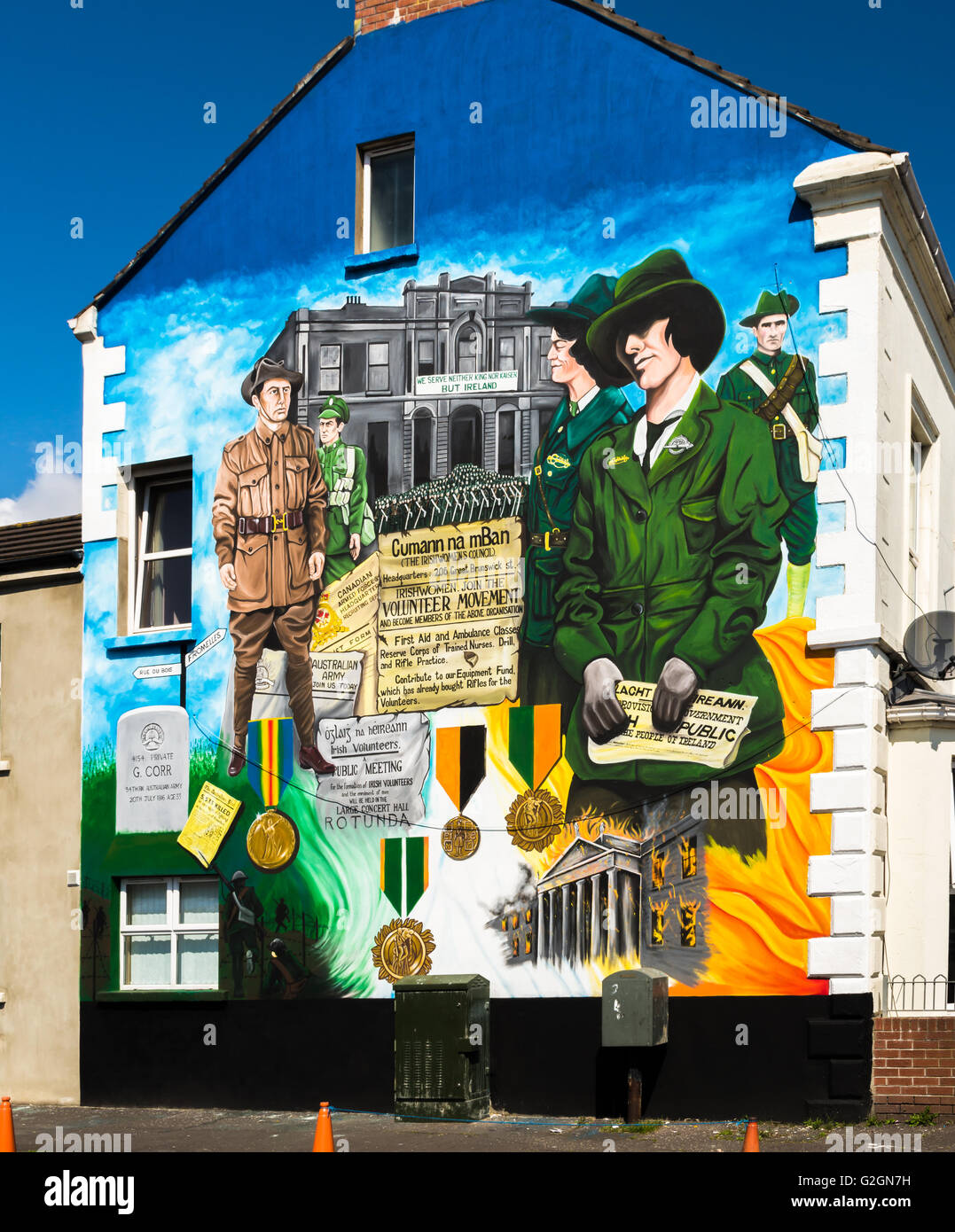 Pasqua Rising 1916 centenario murale su Belfast abbassare Ormeau Road. Foto Stock