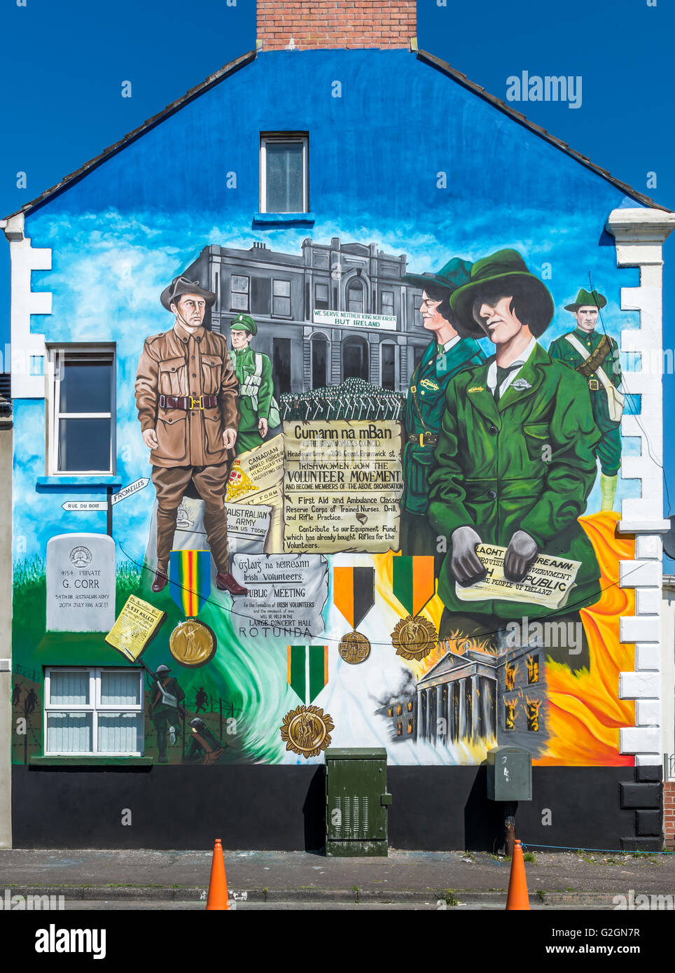Pasqua Rising 1916 centenario murale su Belfast abbassare Ormeau Road. Foto Stock