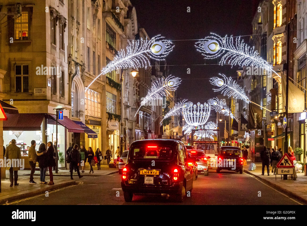 Bond St Christmas Lights nel West End di Londra, vivace tra i mercanti di Natale, Londra, Regno Unito Foto Stock