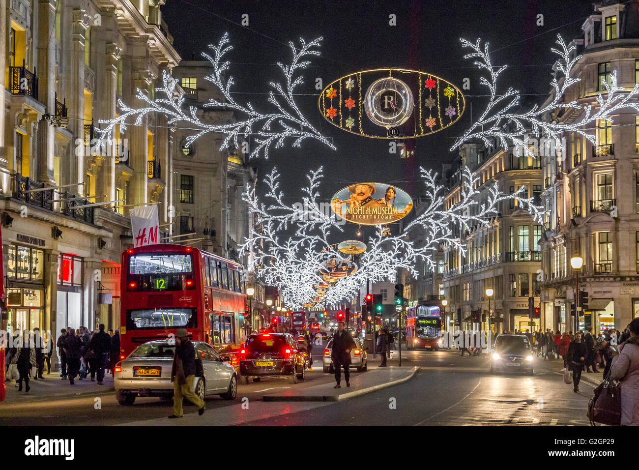 Luci di Natale su Regent St nel West End di Londra a Natale, Londra, Regno Unito Foto Stock