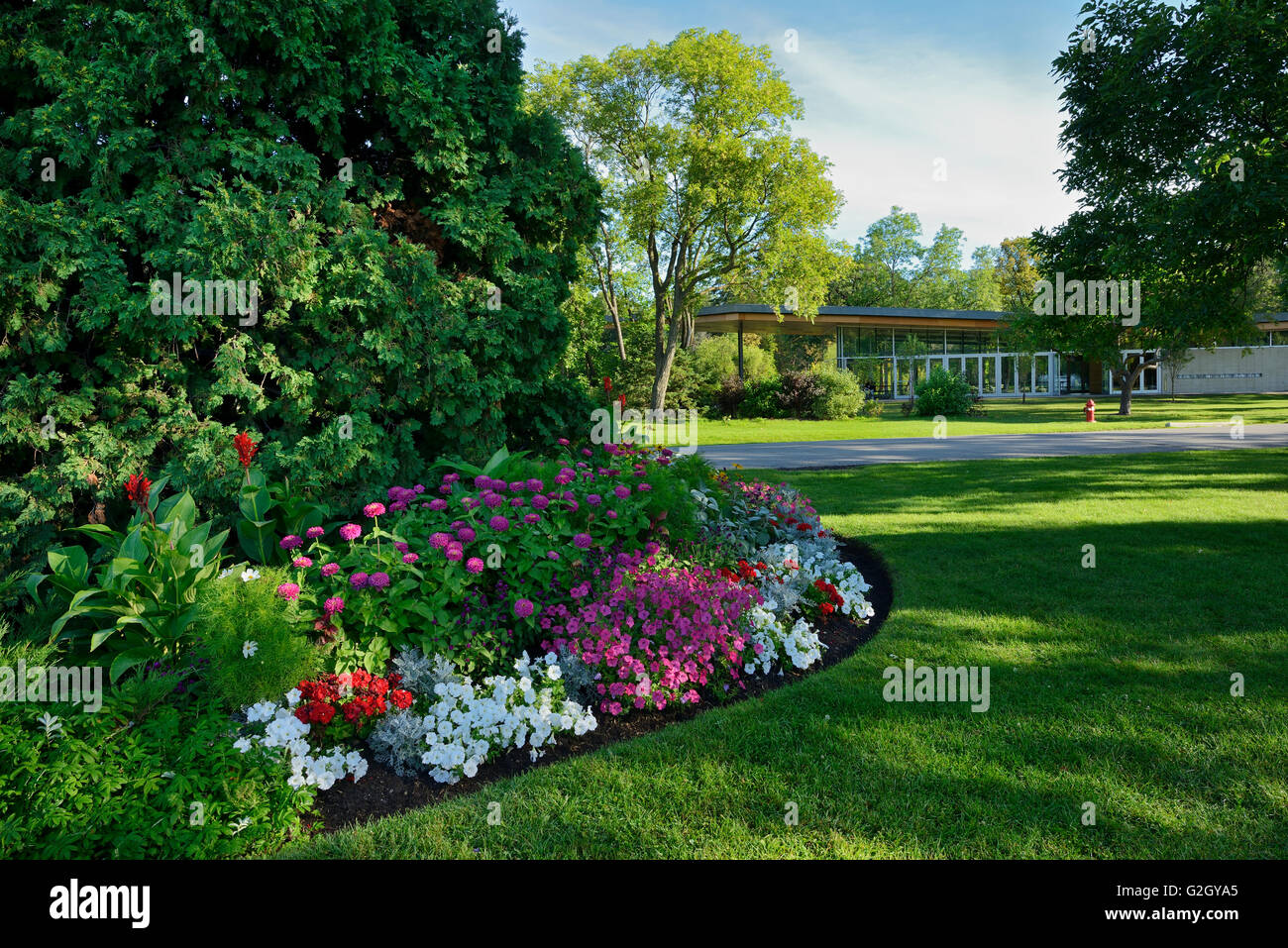 Giardini di fiori a San Vitale Park Winnipeg Manitoba Canada Foto Stock