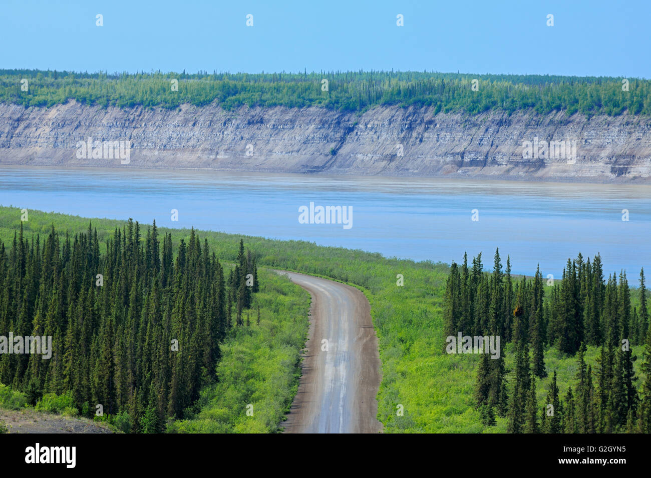 La Dempster Highway Arctic Red River (fiume Mackenzie) 100 kms a sud Inuvik Dempster Autostrada Northwest Territories Canada Foto Stock