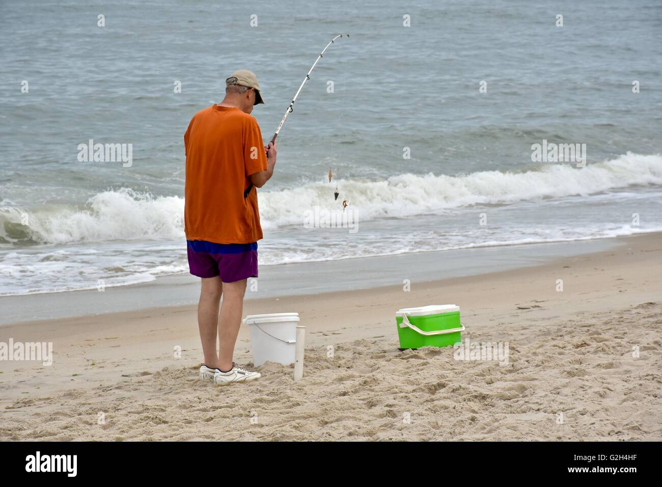 Pesca in spiaggia immagini e fotografie stock ad alta risoluzione - Alamy