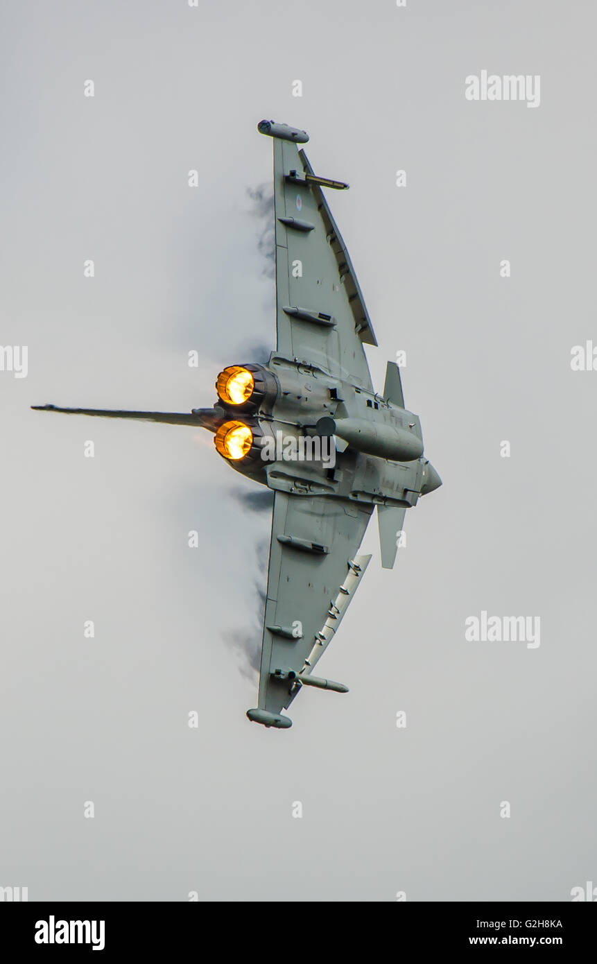 L'Eurofighter Typhoon è un caccia multiruolo bimotore ad ala canard-delta. Il Typhoon è in servizio con la RAF Foto Stock